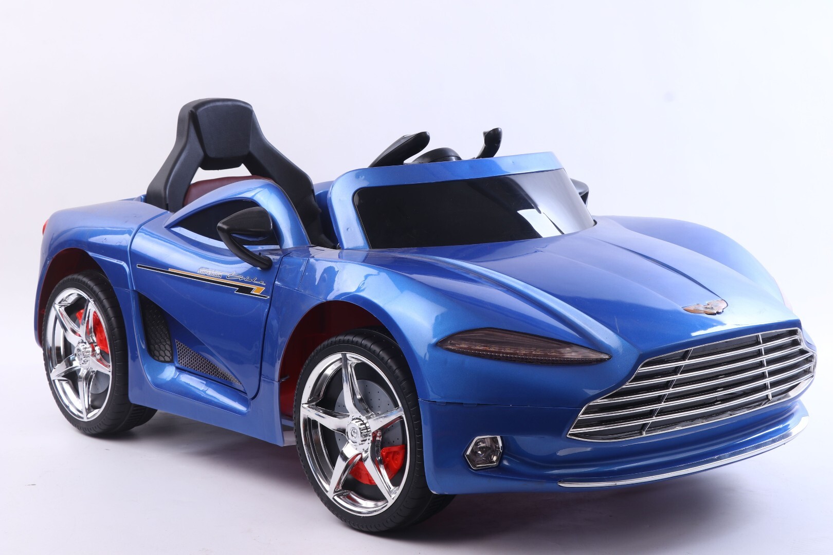 Детский электромобиль Aston Martin FLSeat — изображение 9