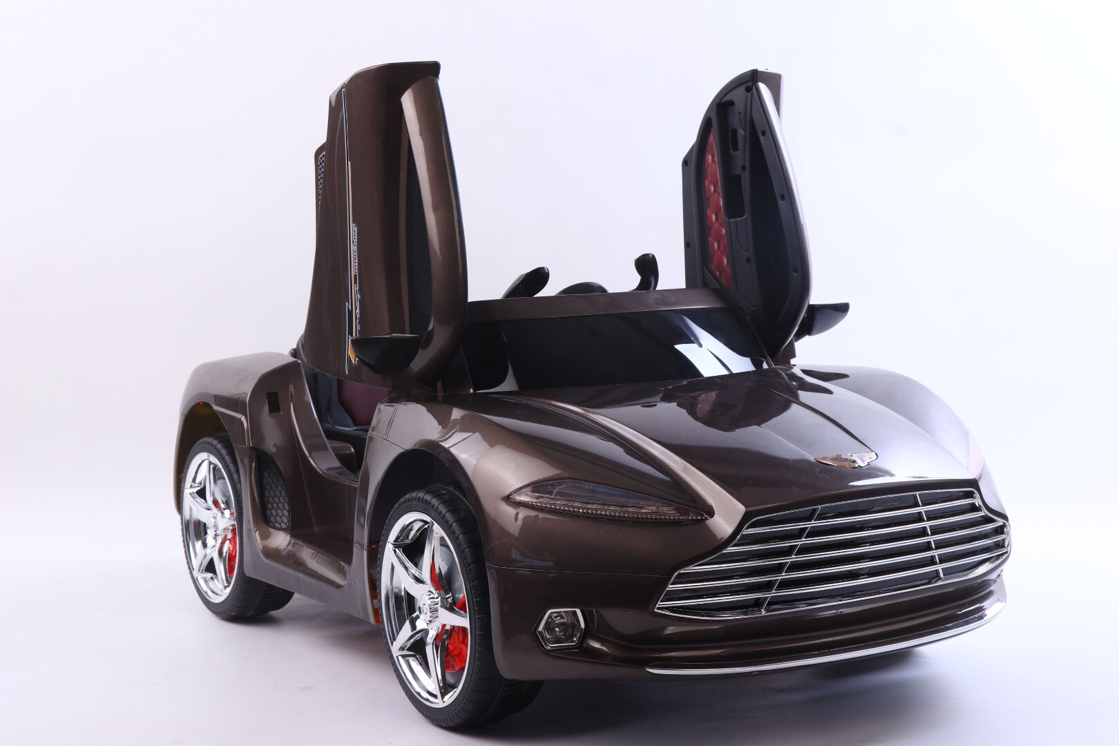 Детский электромобиль Aston Martin FLSeat — изображение 18