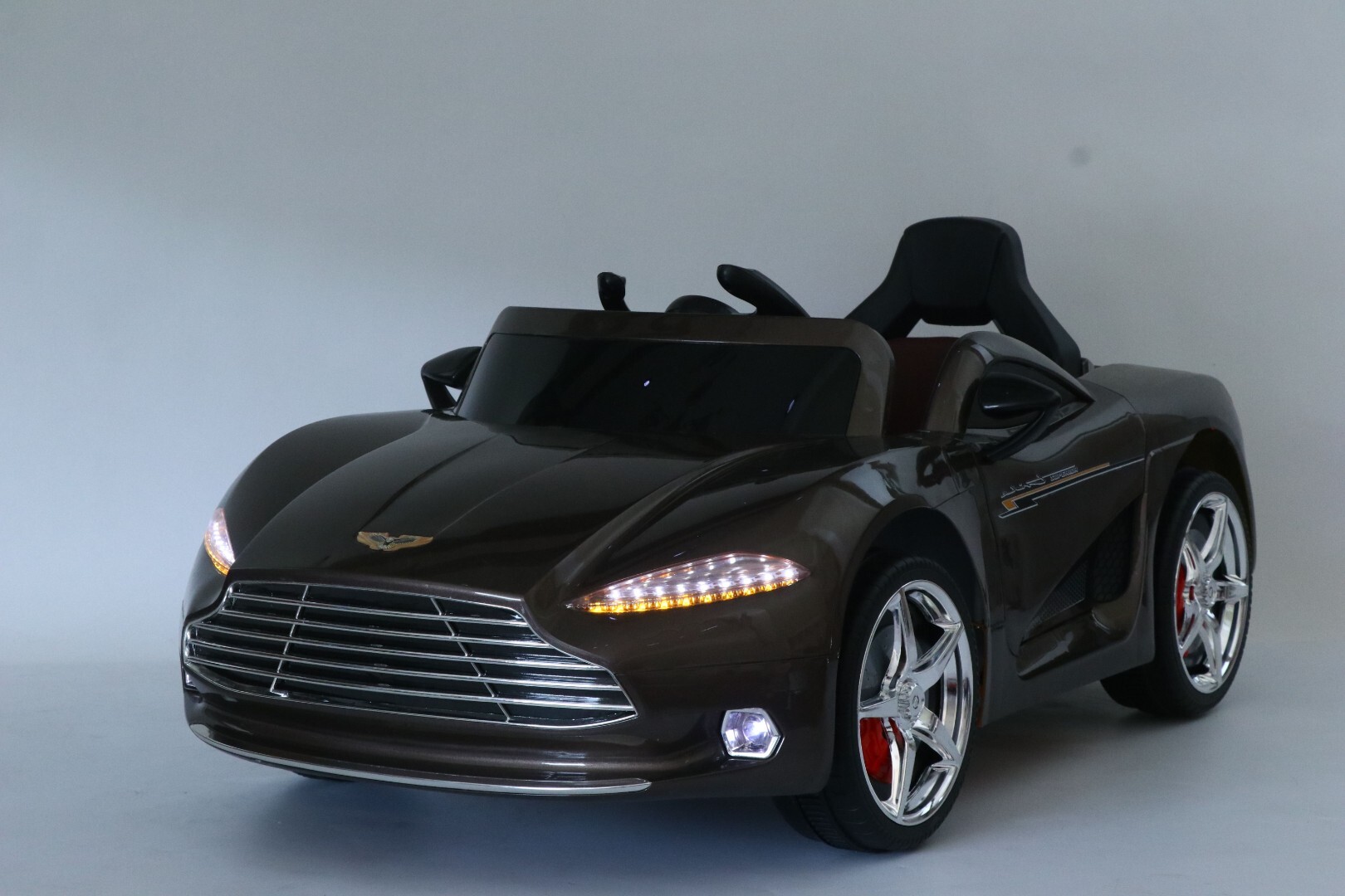 Детский электромобиль Aston Martin FLSeat — изображение 31