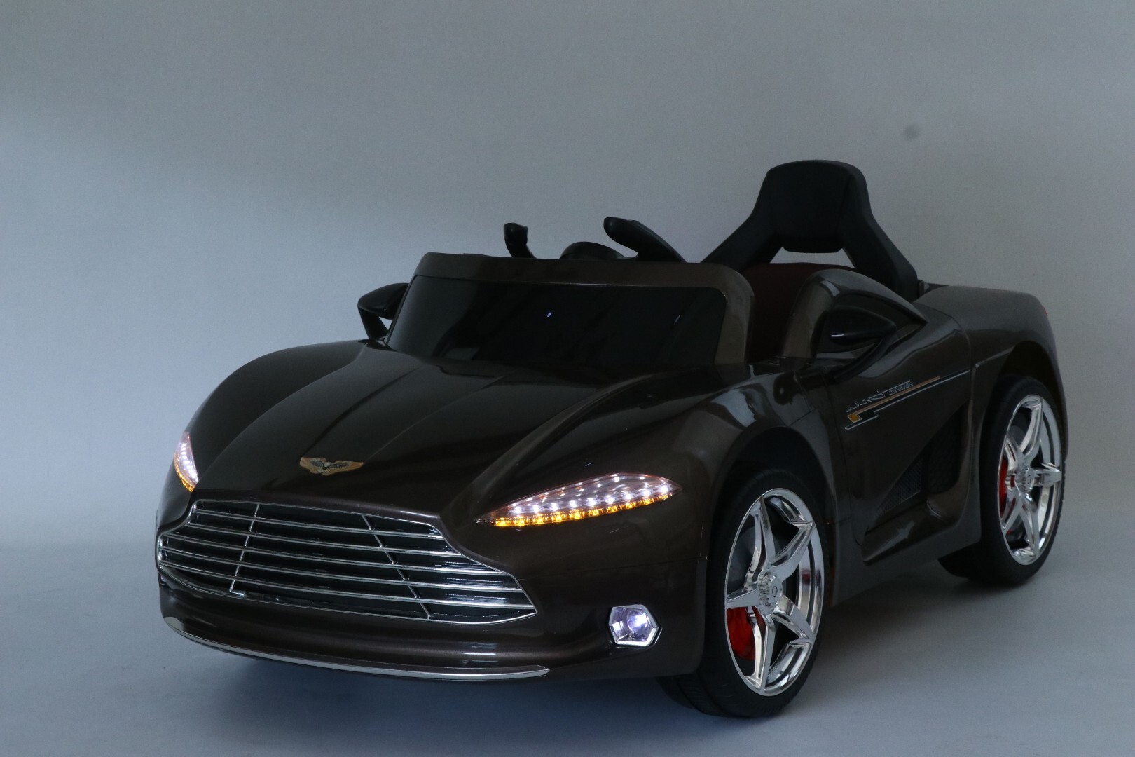 Детский электромобиль Aston Martin FLSeat — изображение 33