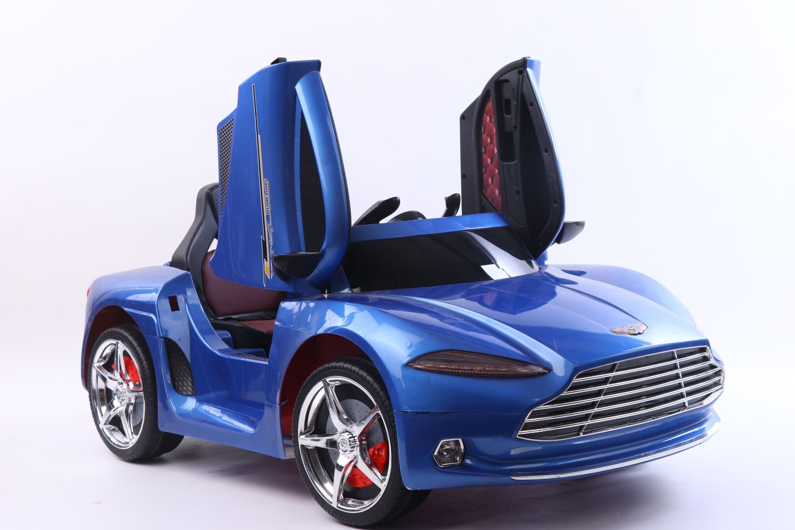 Детский электромобиль Aston Martin FLSeat — изображение 10