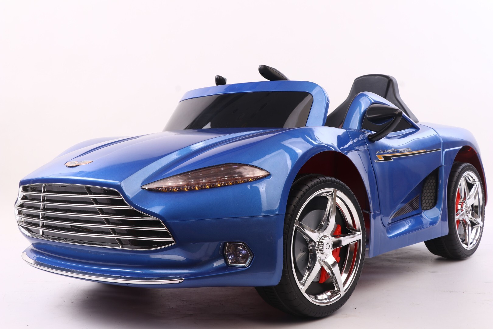 Детский электромобиль Aston Martin FLSeat — изображение 12