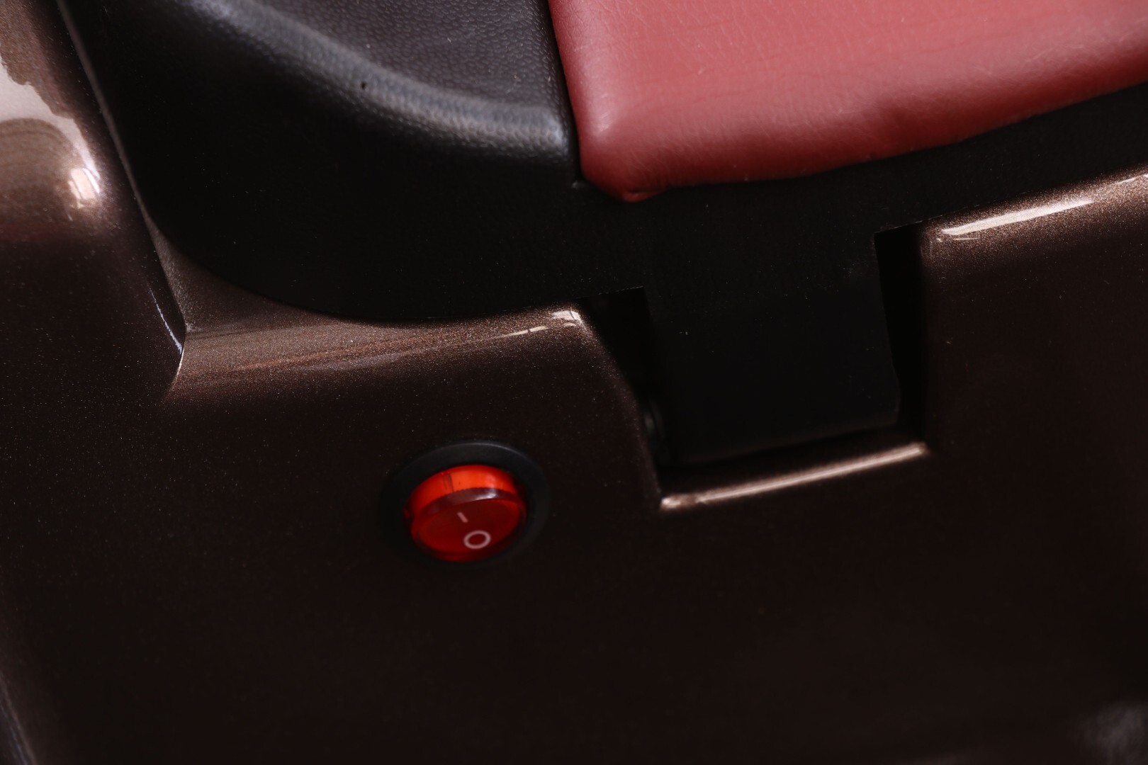 Детский электромобиль Aston Martin FLSeat — изображение 35