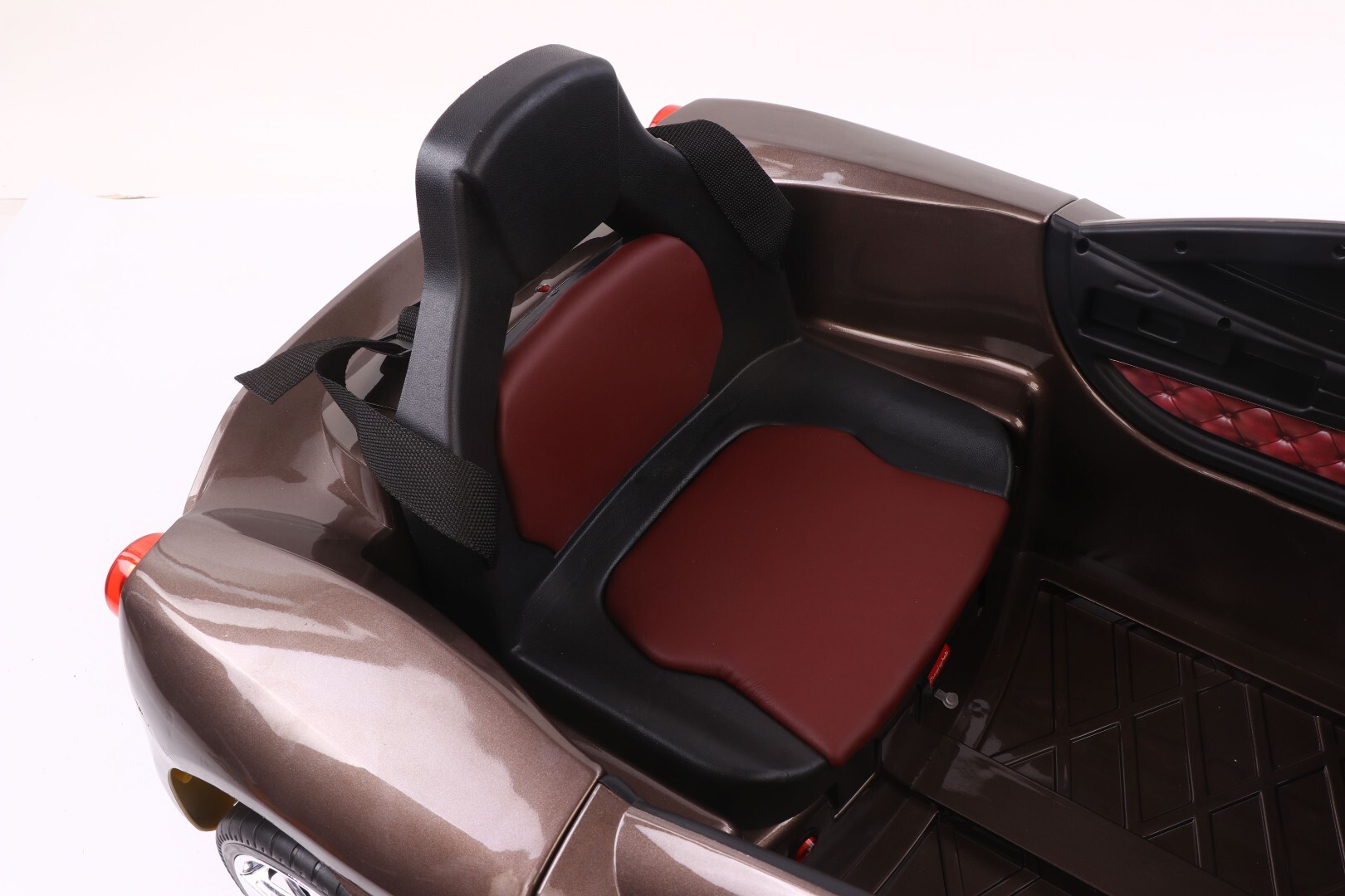 Детский электромобиль Aston Martin FLSeat — изображение 38
