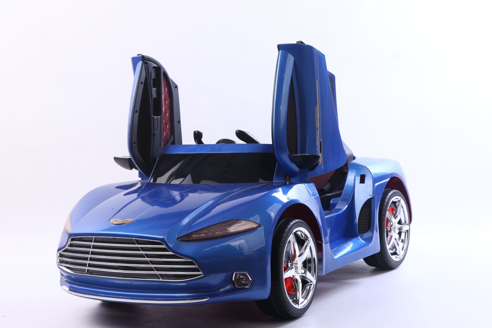 Детский электромобиль Aston Martin FLSeat — изображение 13