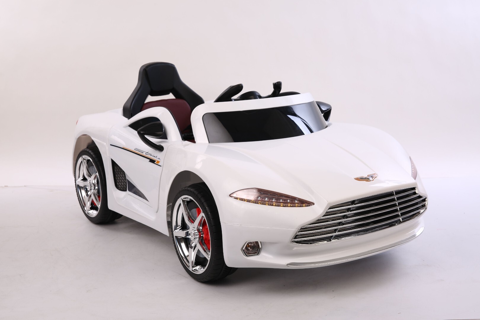 Детский электромобиль Aston Martin FLSeat
