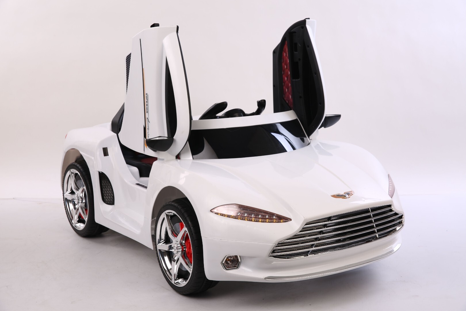 Детский электромобиль Aston Martin FLSeat — изображение 2