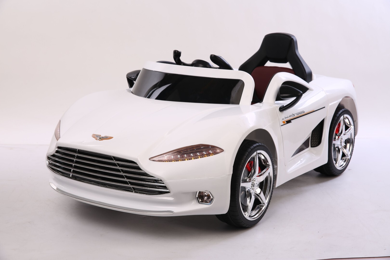 Детский электромобиль Aston Martin FLSeat — изображение 4
