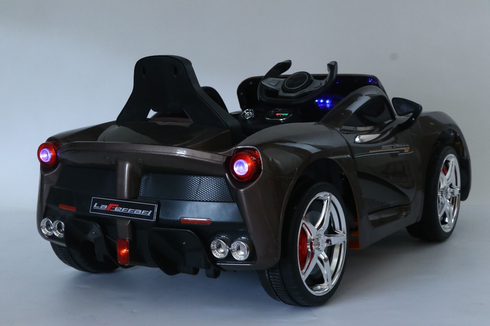 Детский электромобиль Aston Martin FLSeat — изображение 29