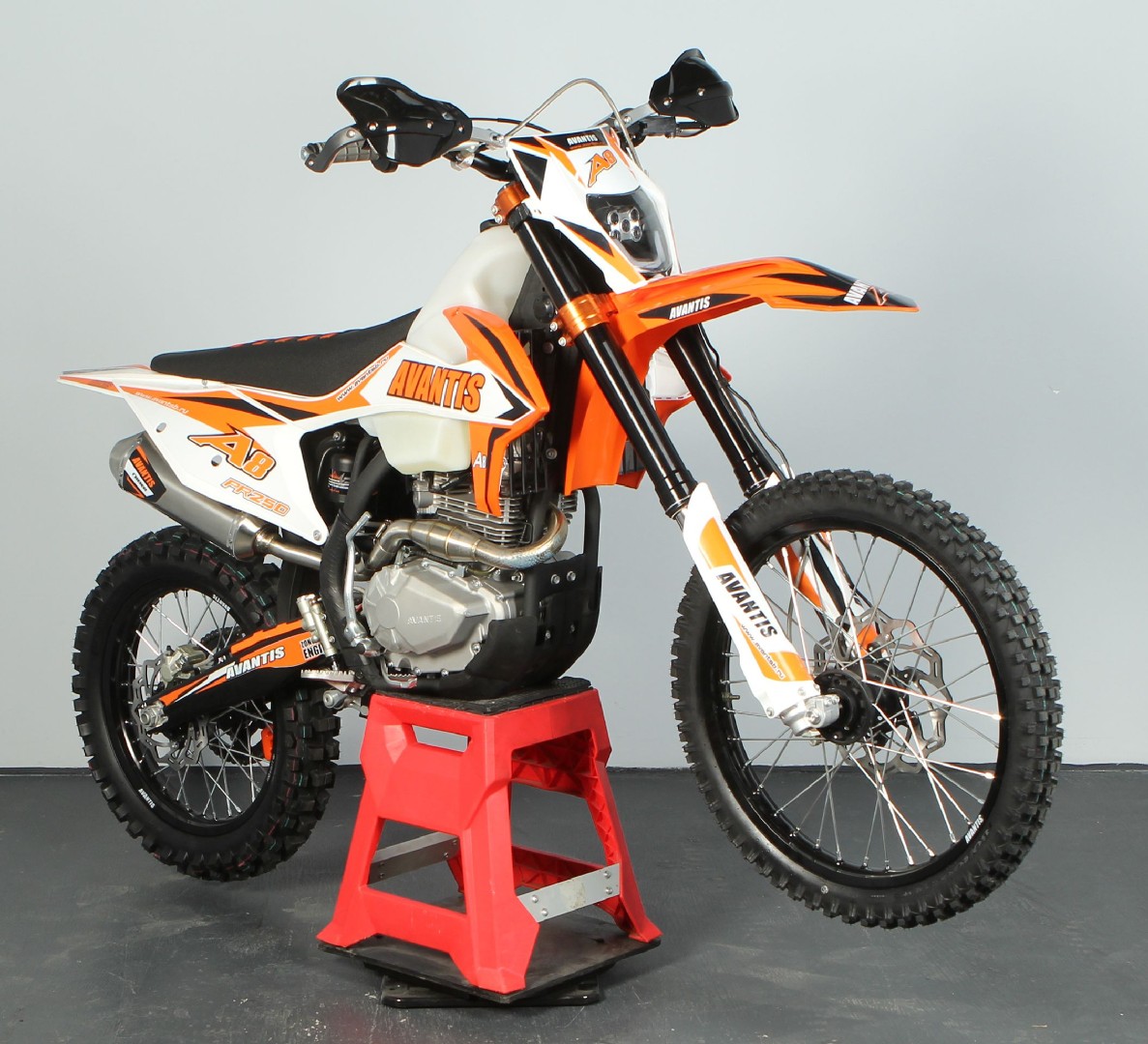 Мотоцикл AVANTIS A8 250 Carb (PR250/172FMM-5) KKE 2022