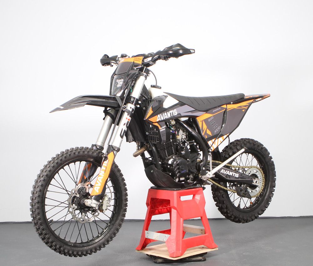 Мотоцикл AVANTIS ENDURO 250 CARB EXCLUSIVE (CB250-F/172FMM DESIGN KTM ЧЕРНЫЙ) ARS