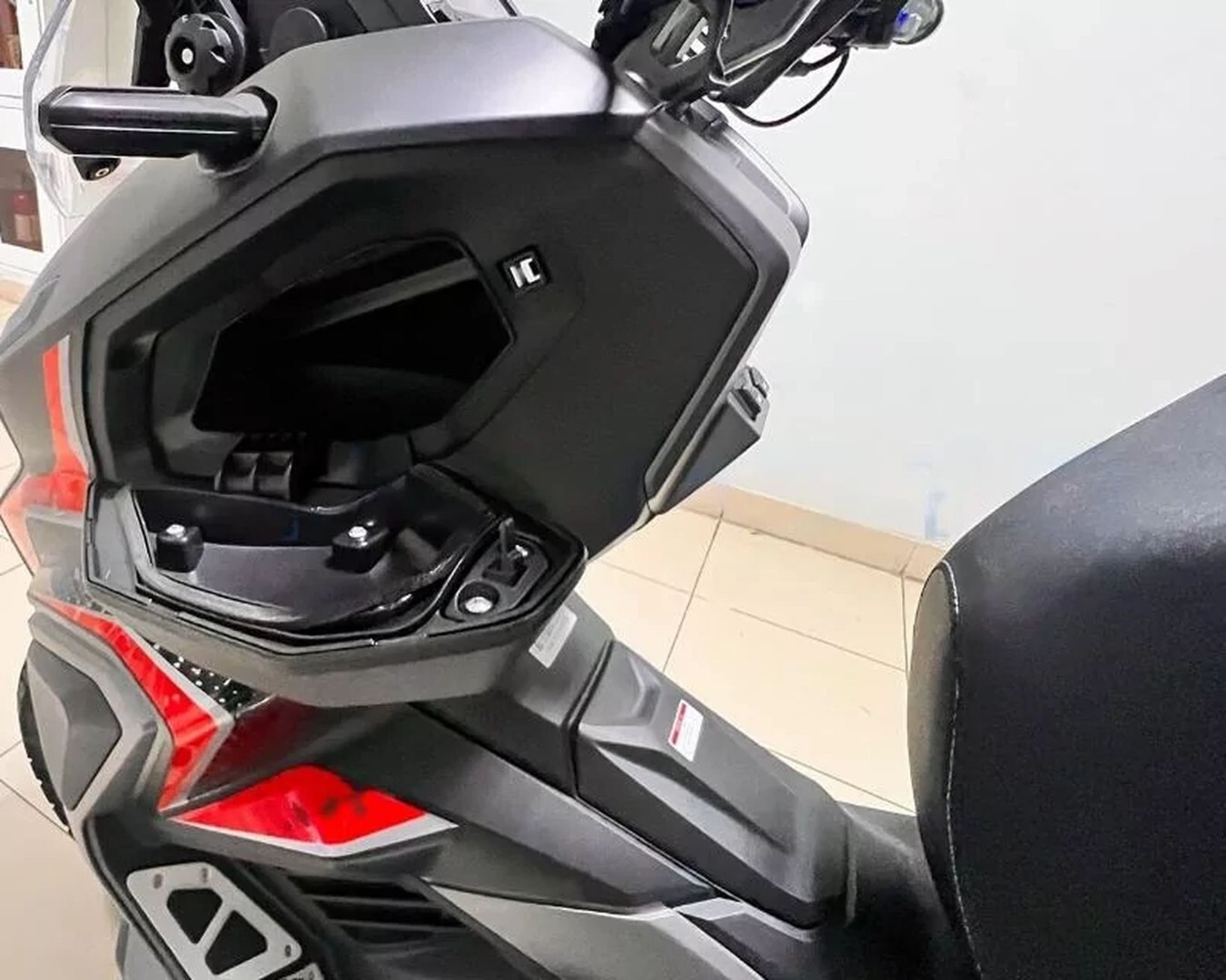 Скутер Regulmoto XDV 300CC 4T (LJ300T-18) EFI с ПТС — изображение 6