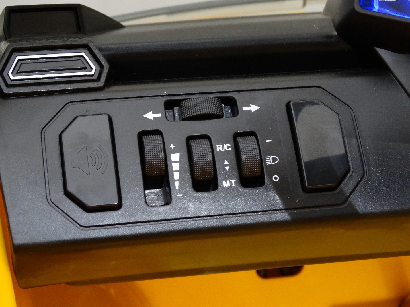 Детский электромобиль Rastar Lamborghini Urus — изображение 13