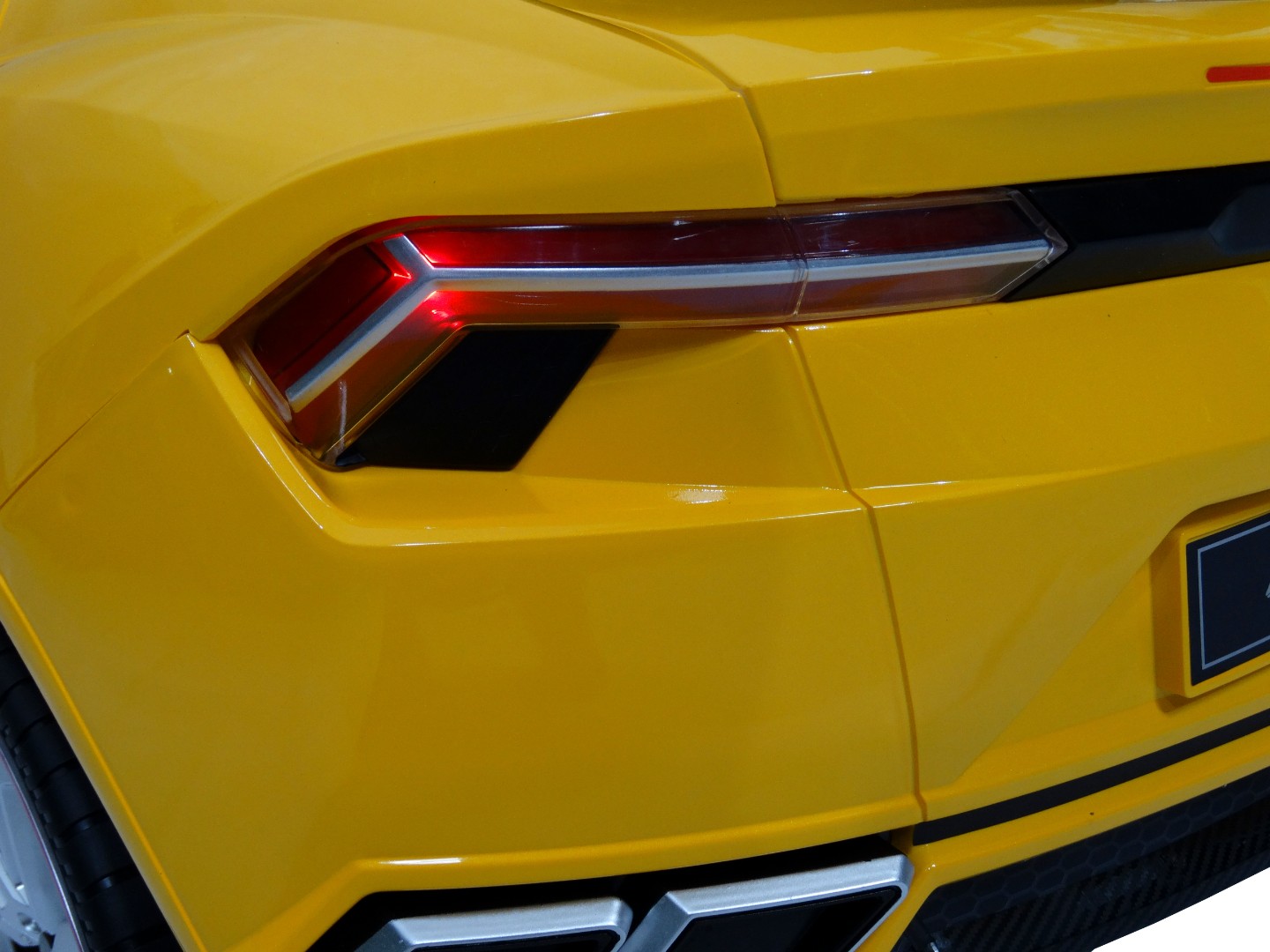 Детский электромобиль Rastar Lamborghini Urus — изображение 5