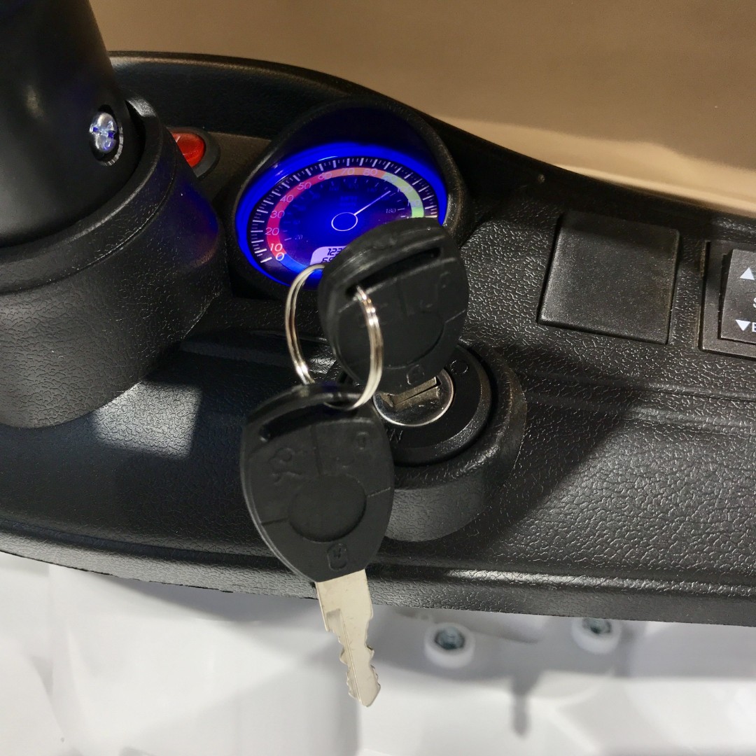 Детский электромобиль BMW XMX 835 — изображение 43