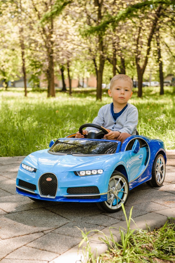 Детский электромобиль Bugatti Chiron HL318