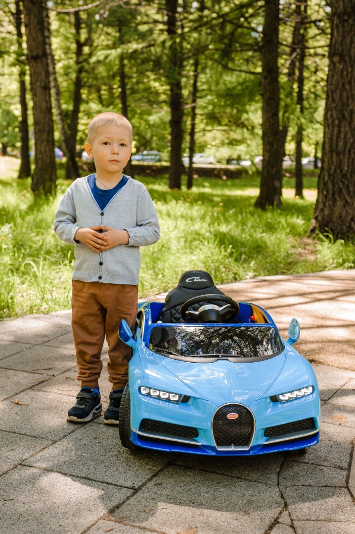 Детский электромобиль Bugatti Chiron HL318 — изображение 3