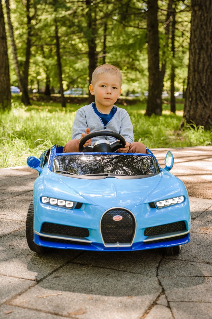 Детский электромобиль Bugatti Chiron HL318 — изображение 2