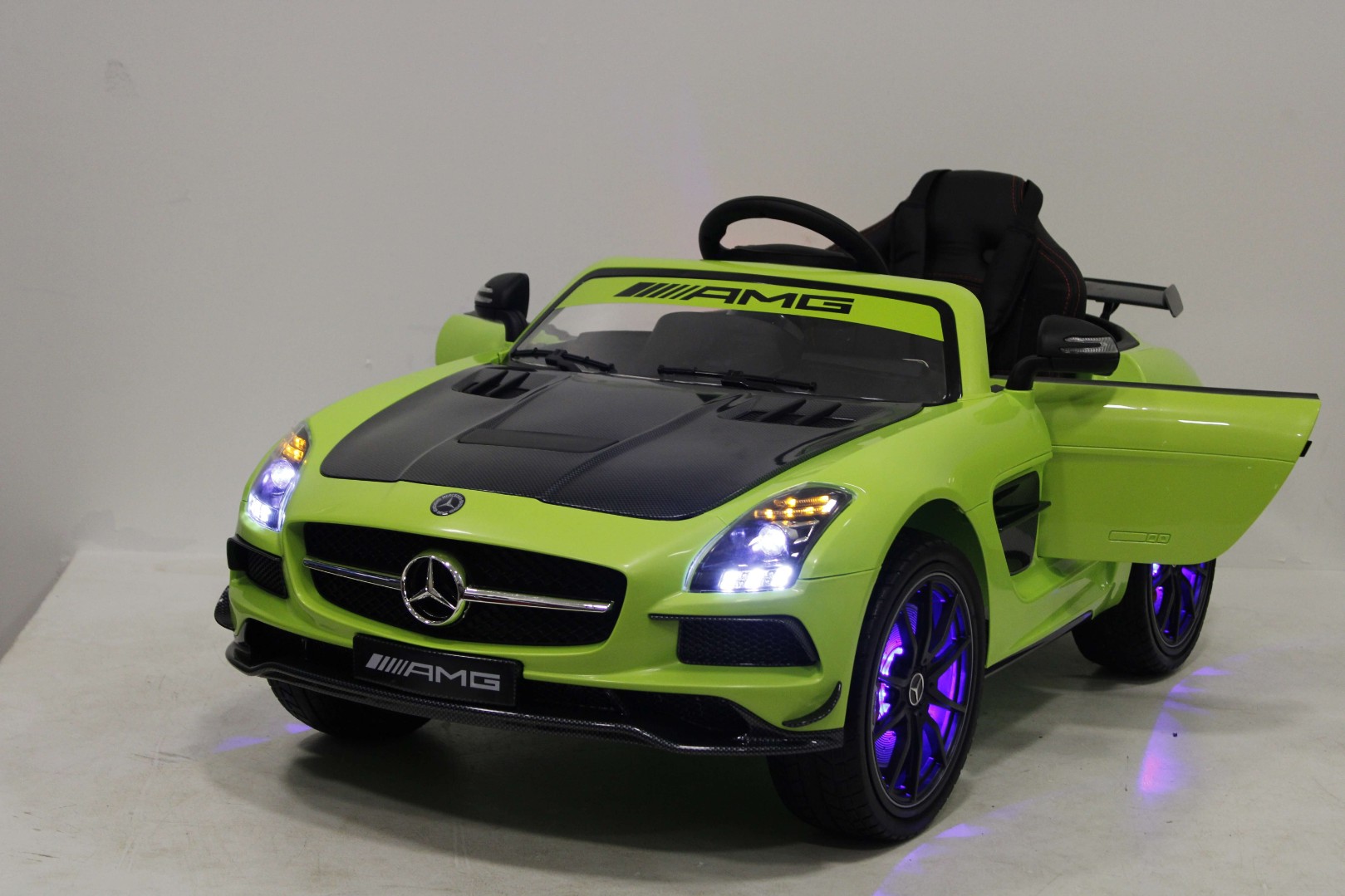 Детский электромобиль Mercedes Benz SLS RvR
