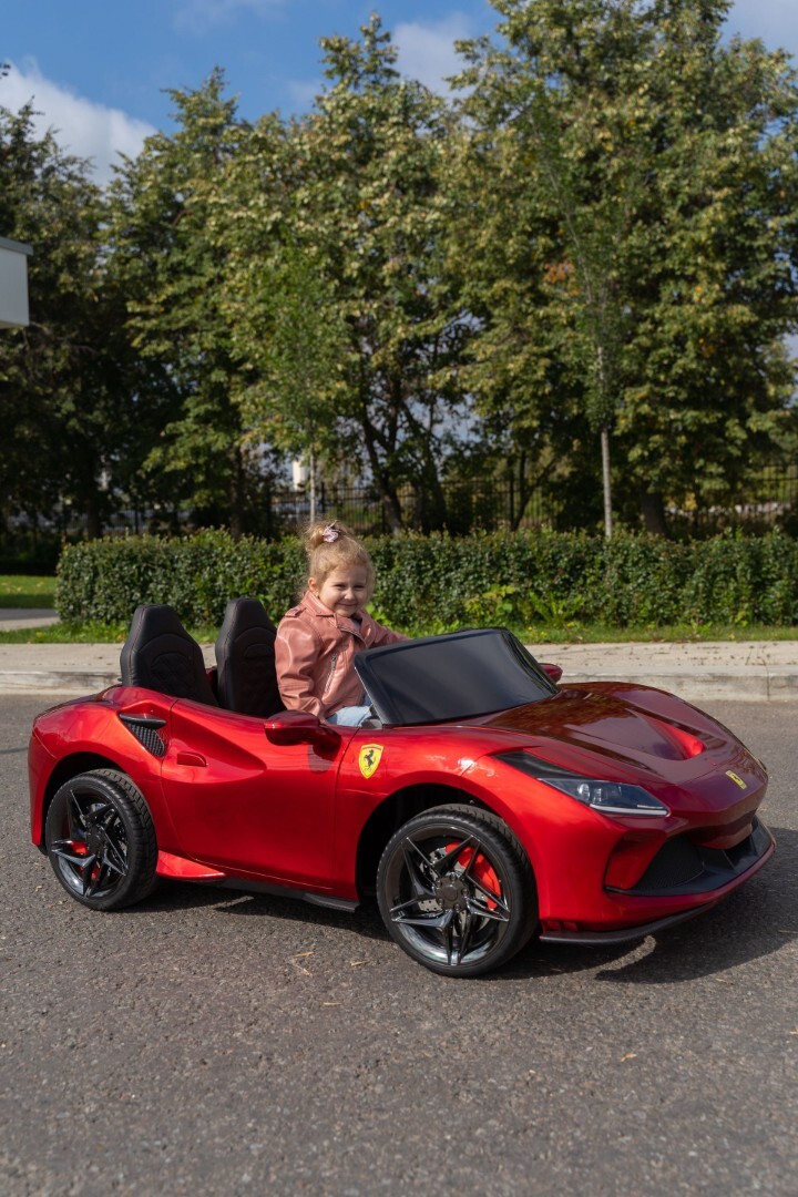 Детский электромобиль Ferrari F111FF — изображение 2