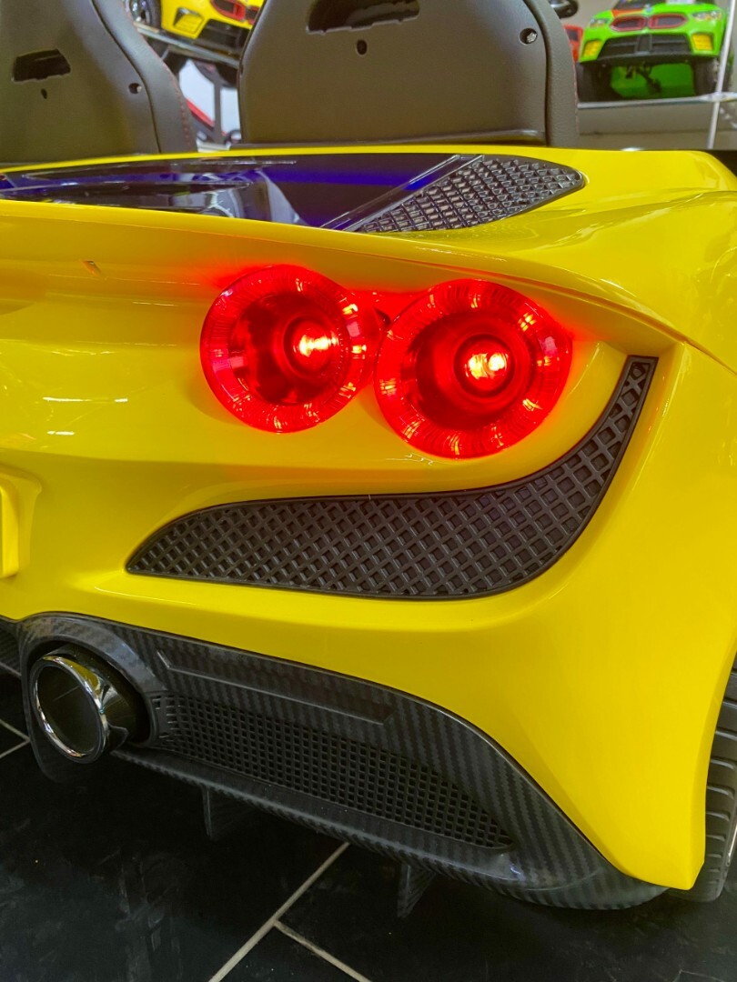 Детский электромобиль Ferrari F111FF — изображение 40