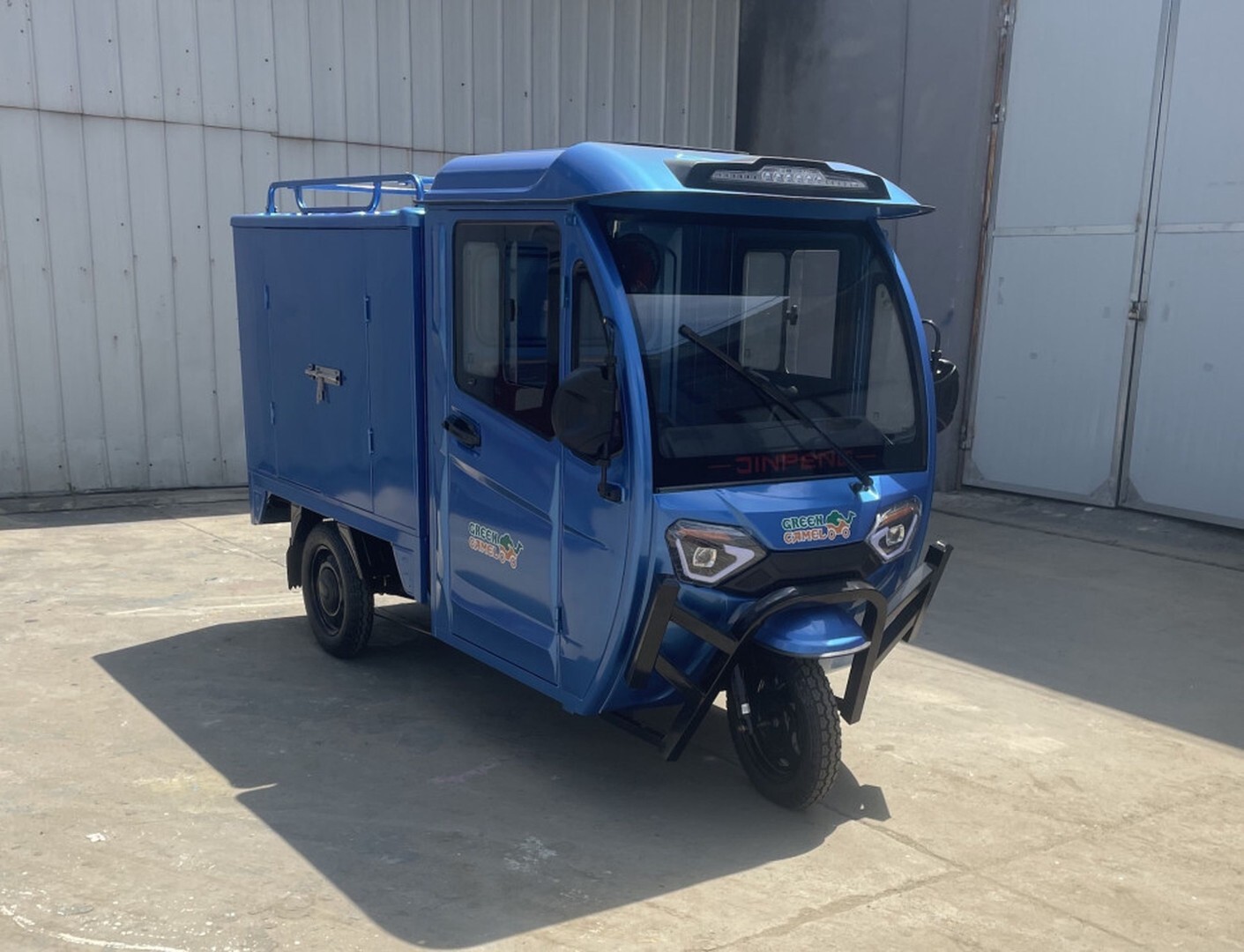 Трицикл грузовой GreenCamel Тендер E1500 (60V 1200W) кабина, BOX, понижающая