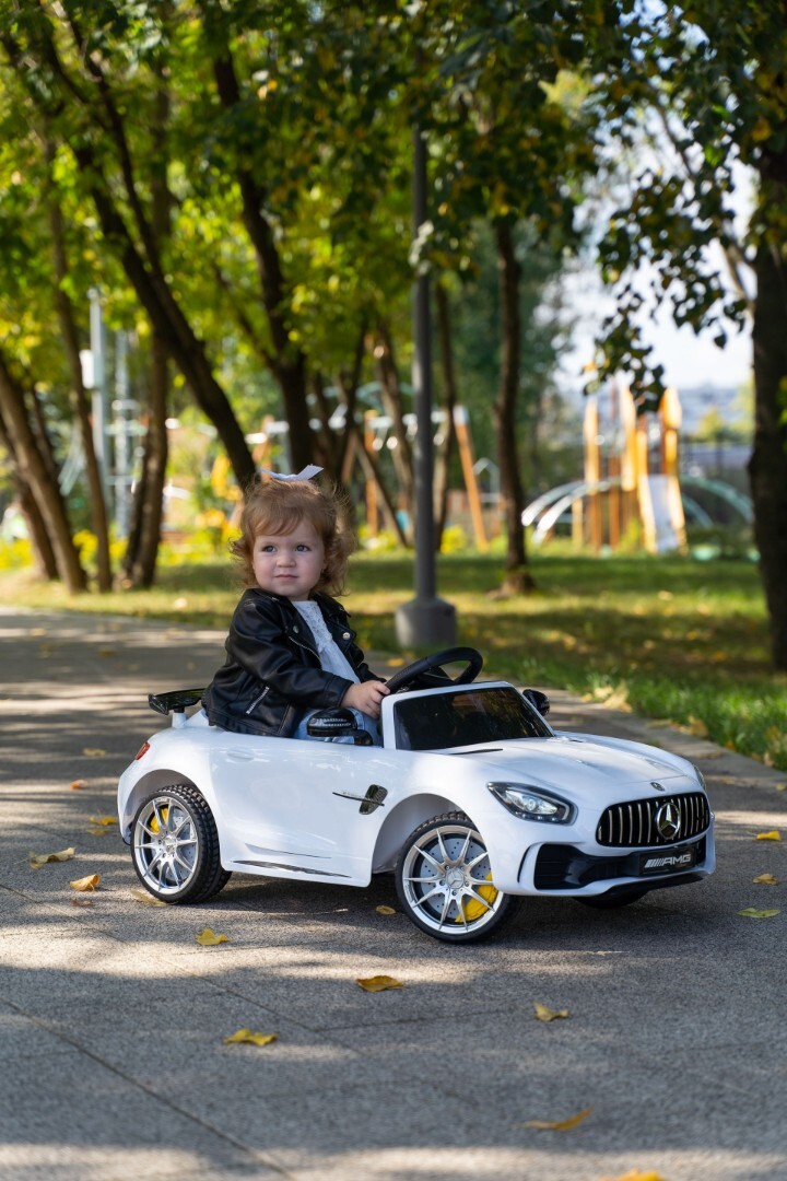 Детский электромобиль Mercedes-Benz GTR mini