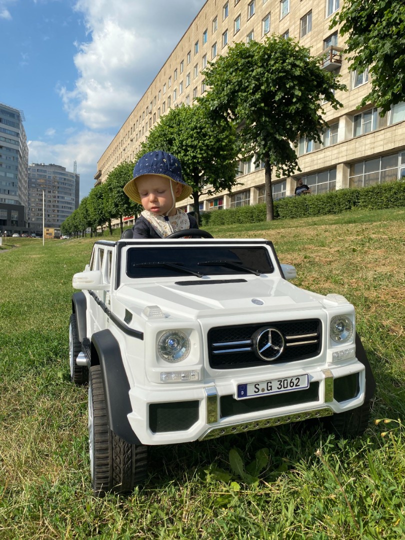 Детский электромобиль Mercedes-Benz Maybach Small G650S