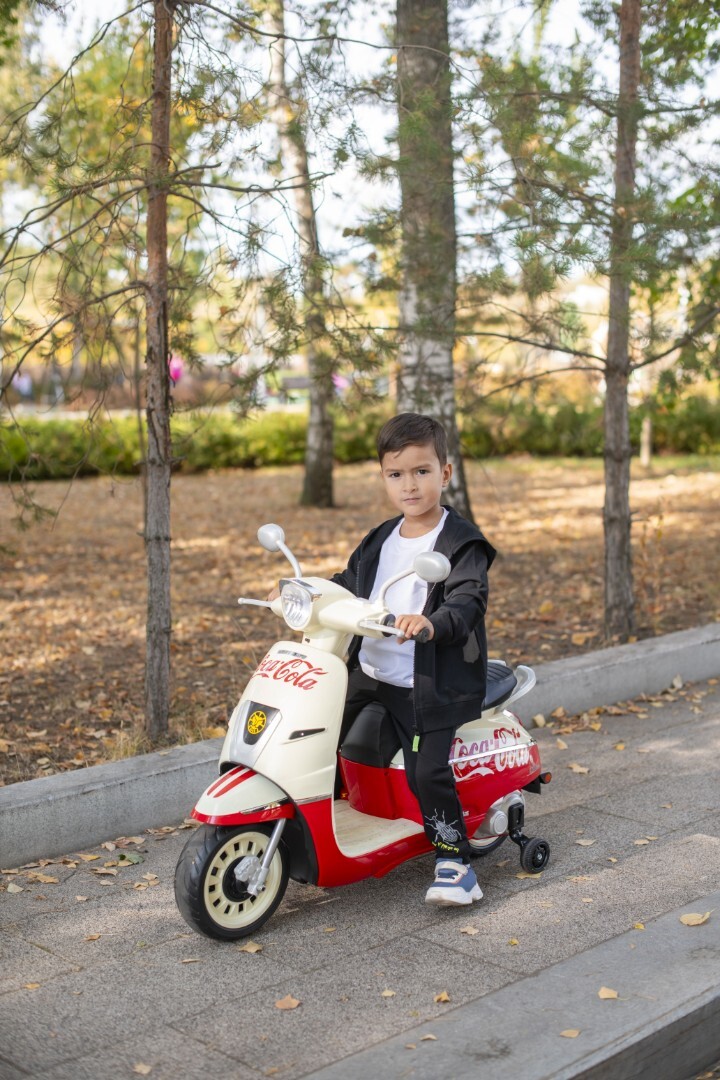 Детский электромотоцикл Vespa Z222ZZ