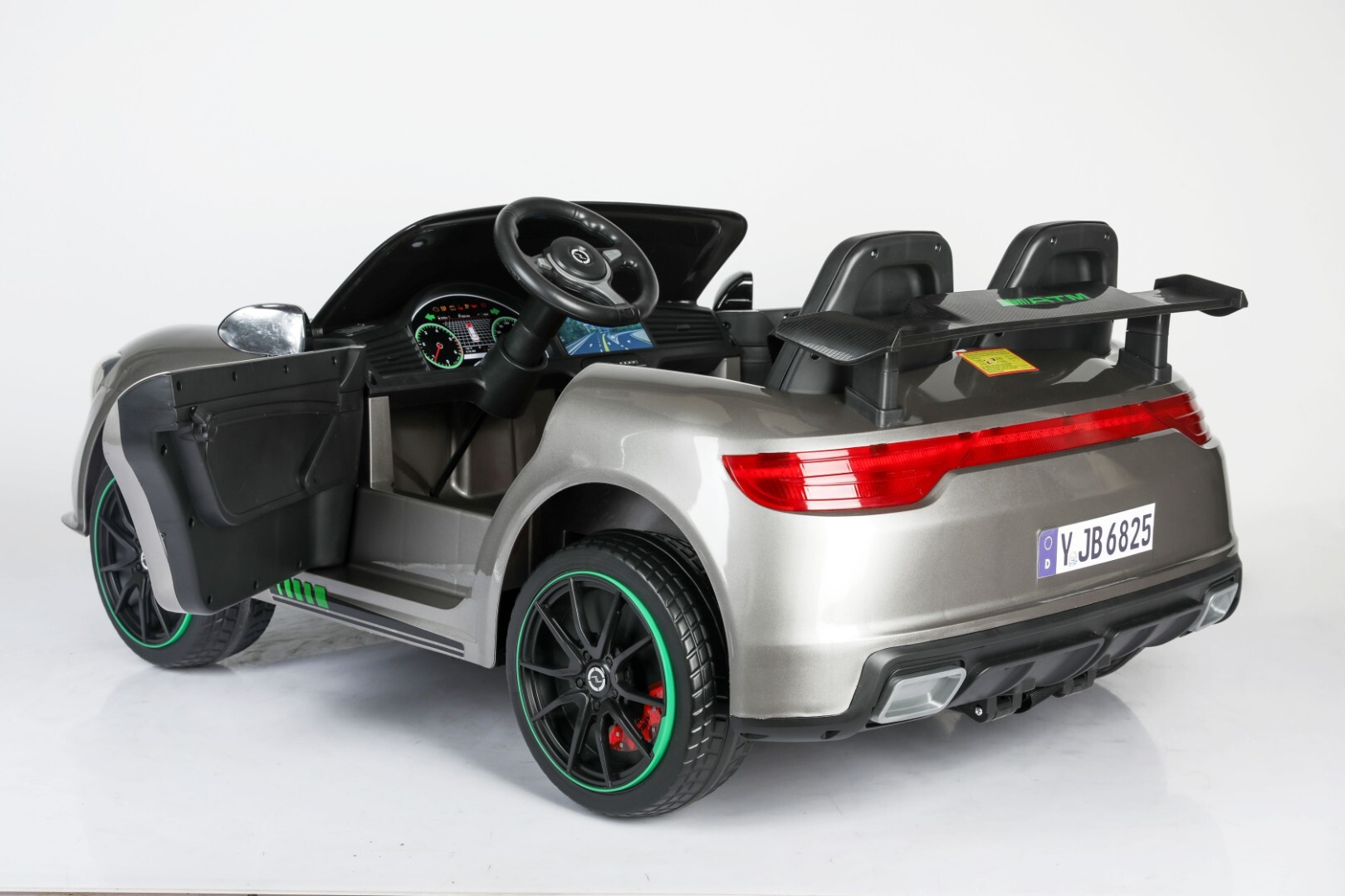 Детский электромобиль Mercedes-Benz GTR 6825 4х4 — изображение 26