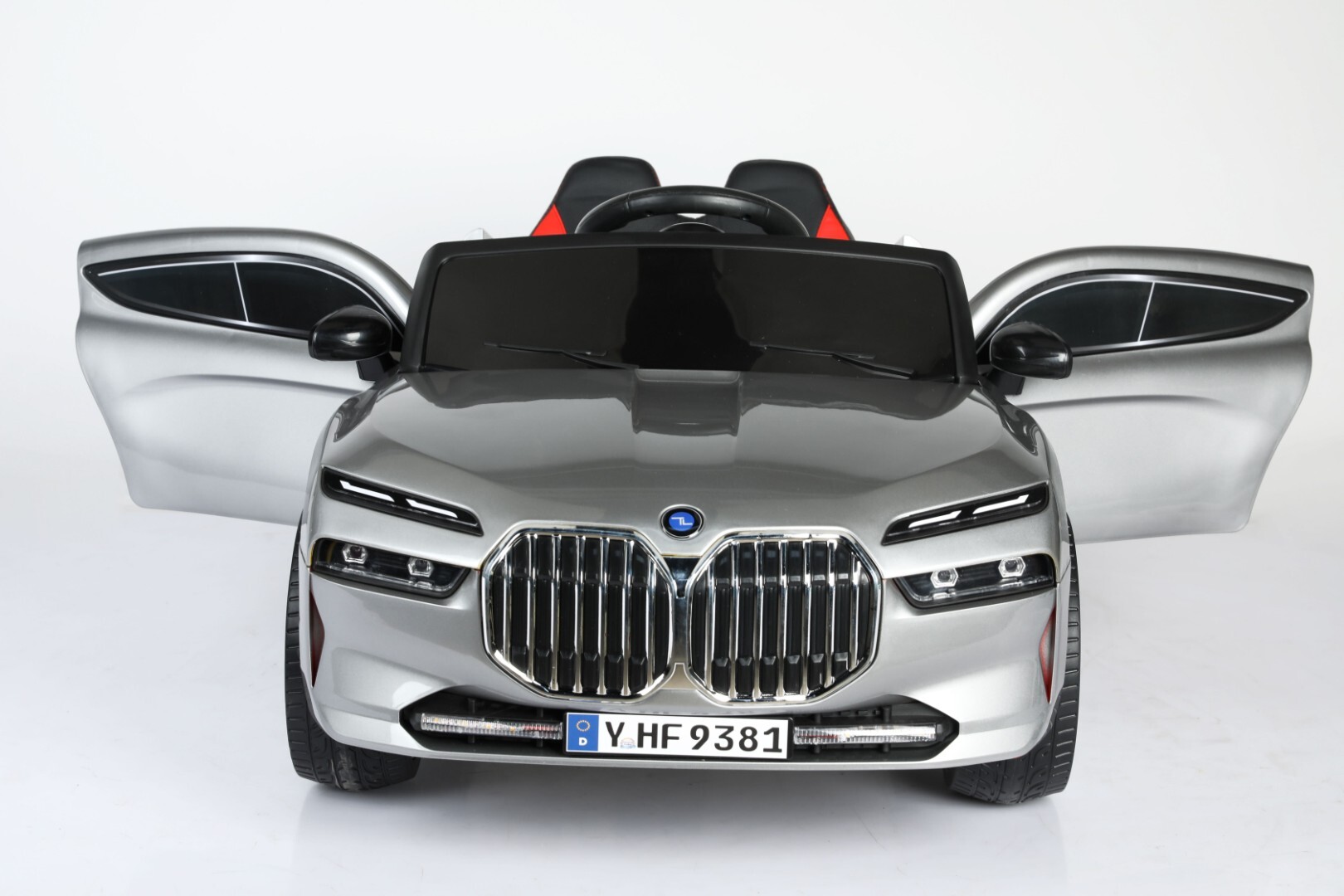 Детский электромобиль BMW i7 — изображение 9