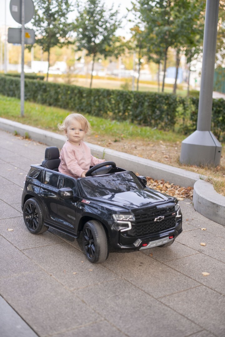 Детский электромобиль Chevrolet Tahoe