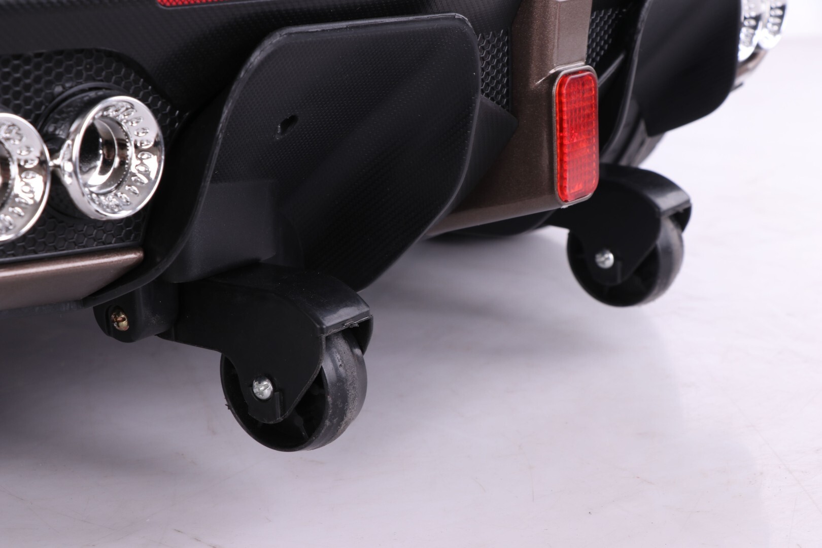 Детский электромобиль Ferrari FLSeat — изображение 25