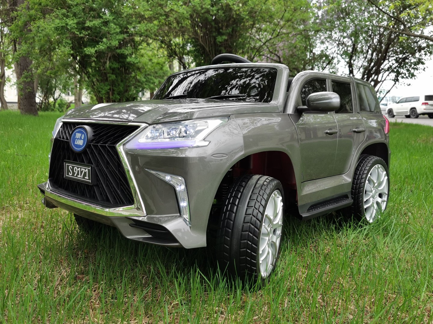 Детский электромобиль Lexus LX 570 YHO 9171 4x4 — изображение 7