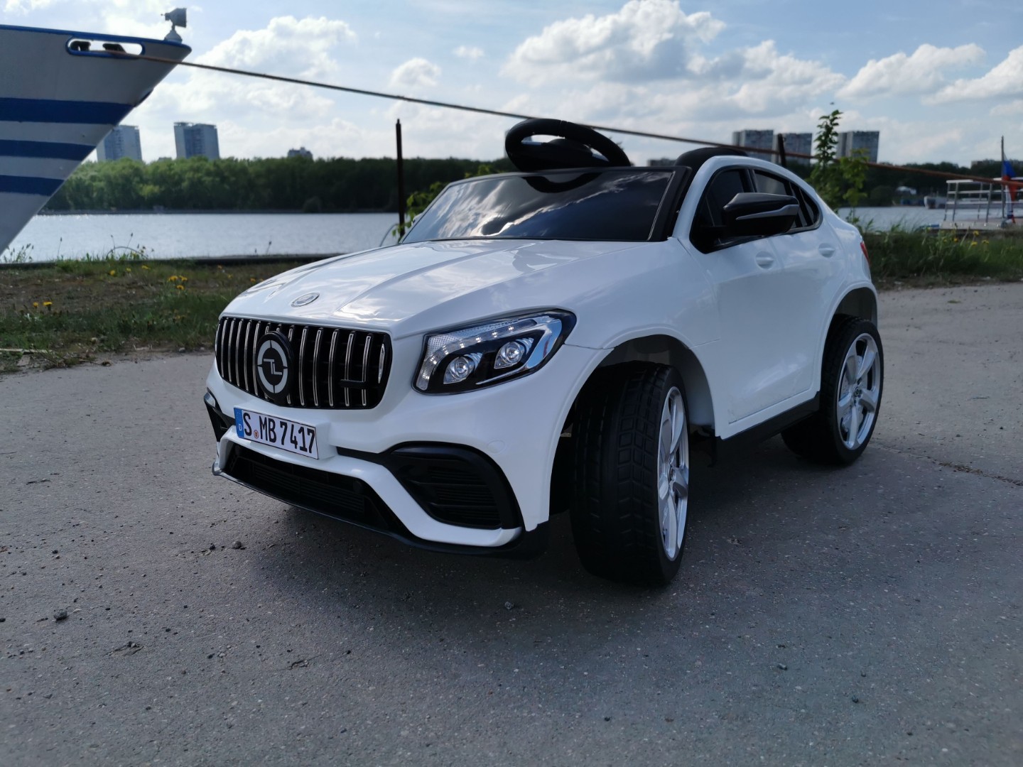 Детский электромобиль Mercedes-Benz GLC YEP 7417 4x4