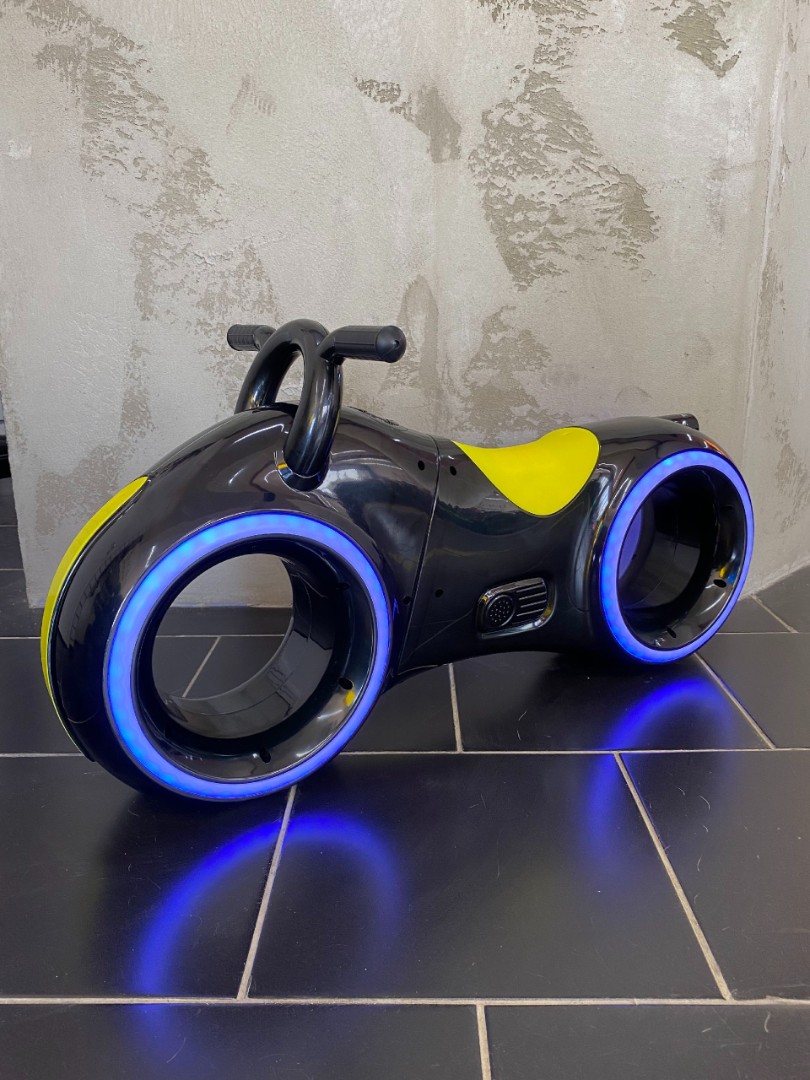 Детский электромобиль-беговел Star One Scooter