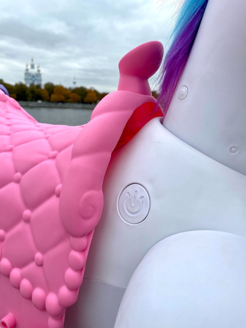 Детский электромобиль-единорог Rideamals Josie Unicorn — изображение 6