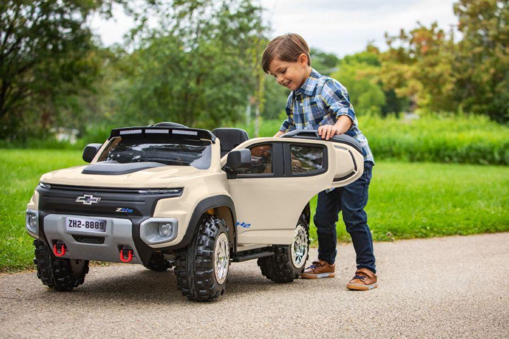 Детский электромобиль Chevy Colorado Pickup Truck — изображение 3