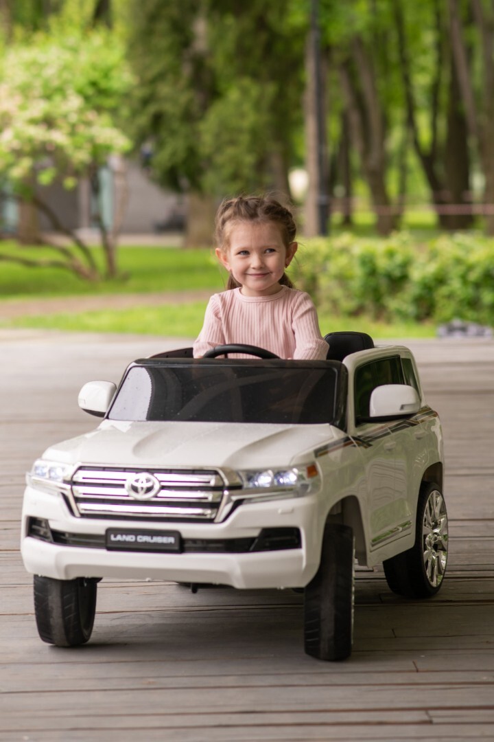 Детский электромобиль Toyota Land Cruiser 200 JJ2022