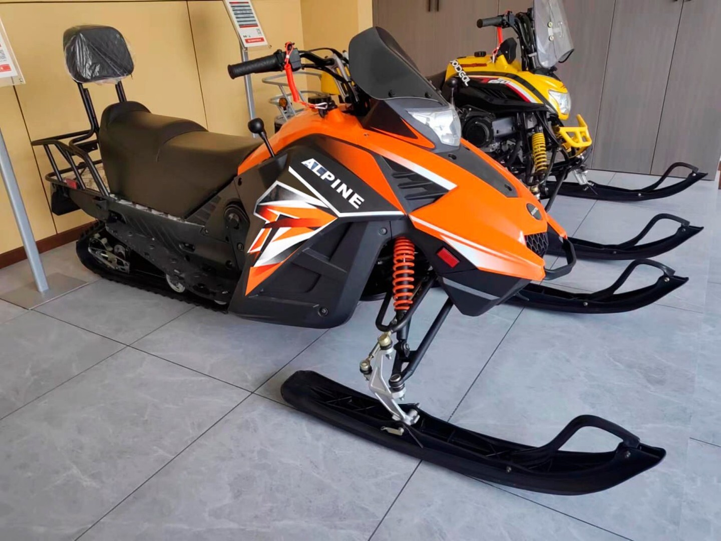 Снегоход ALPINE 200