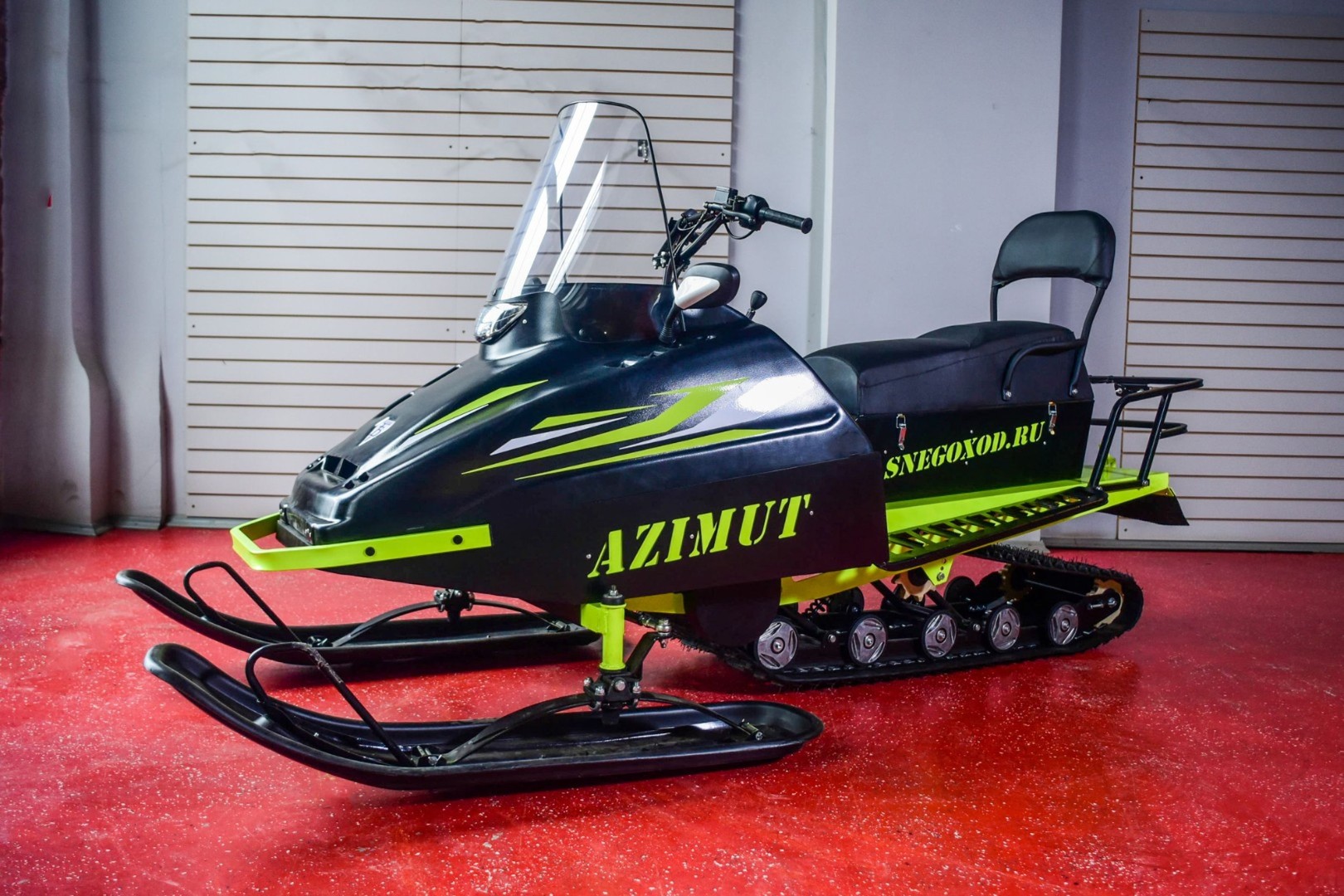 Снегоход Бурлак АЗИМУТ CS 20 л.с.